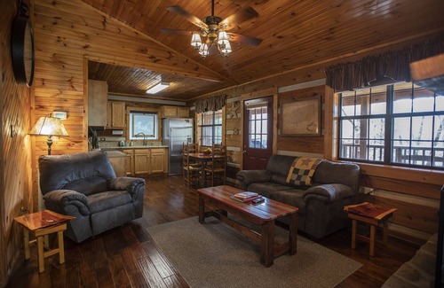 Townsend Cabin | Mountain Dreams ~ Your very own private and rustic mountain retreat!