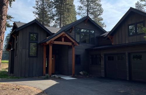 Cle Elum House | Mountain Escape 5BR/5.5BA sleeps 10 w/hot tub on golf course in Suncadia.