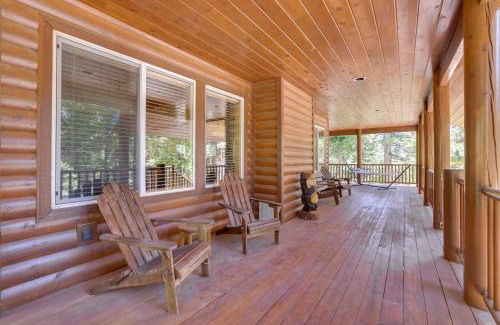 Meadow View Heights House | Mountain Escape Scattered Pines Cabin with Deck!