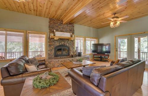 Meadow View Heights House | Mountain Escape Scattered Pines Cabin with Deck!