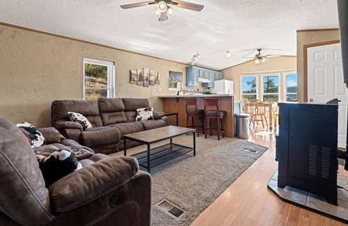 Canon City Other | Mountain Farm Stay, Alpacas & Views, Royal Gorge 15min