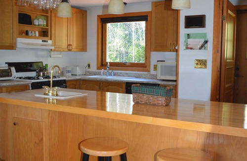 Intervale House | Mountain foliage views! 5 mins to Storyland, shopping, great location