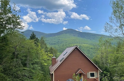 Intervale House | Mountain foliage views! 5 mins to Storyland, shopping, great location