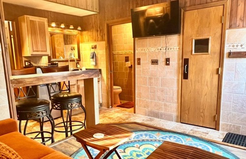 Basher House | Mountain Fox Den w/Sauna; inviting guest suite on the Anchorage hillside