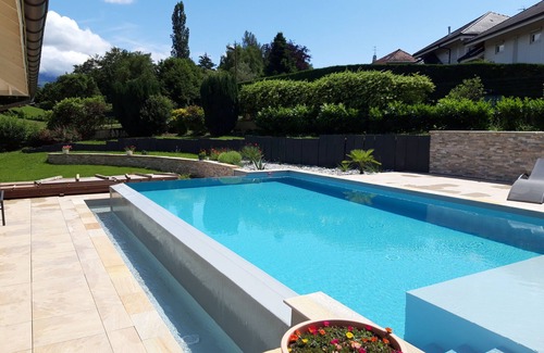 Brison-Saint-Innocent Apartment | Mountain lake jacuzzi pool cottage