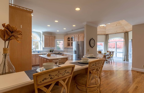 Boone House | Mountain Gem - Updated Huge 4 story Home 7 Minutes to Boone with Pool Table & Views!