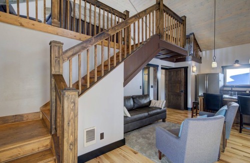 Bozeman House | Mountain Get away, mins from Bozeman, and Bridger Bowl