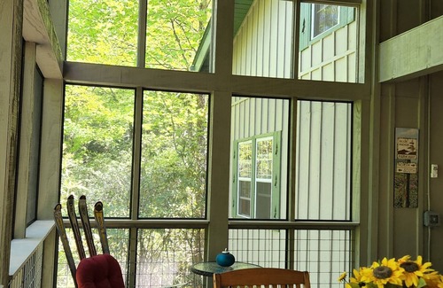 Lake Toxaway House | Mountain Getaway near Brevard and Cashiers, 4BR 3 Bath