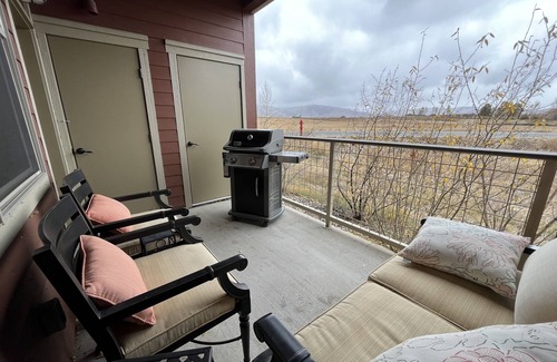 Silvercreek Condo | Mountain getaway on Granby Ranch! nearby hiking, skiing, endless scenic views!