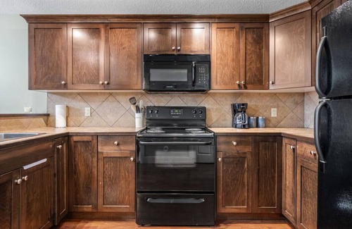 East Kootenay Apartment | Mountain Hearth | Central | Fireplace | AC
