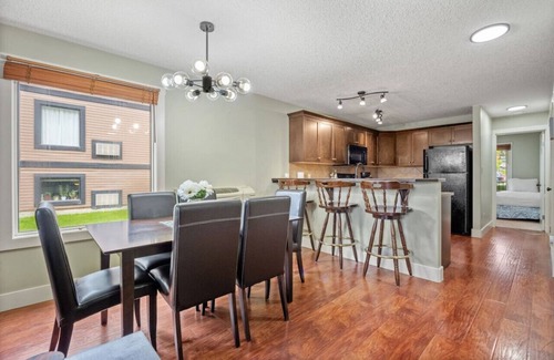 East Kootenay Apartment | Mountain Hearth | Central | Fireplace | AC