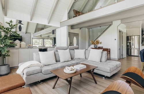 Lake Arrowhead House | Mountain Hideaway: Panoramic Views + Game Room