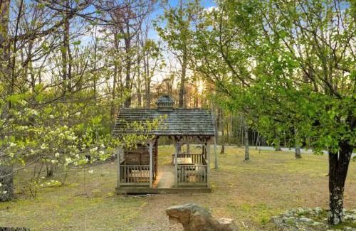 Trenton House | Mountain Hideaway at Cabins in the Clouds