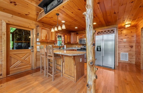 Mineral Bluff Cabin | Mountain High Lodge - Mineral Bluff
