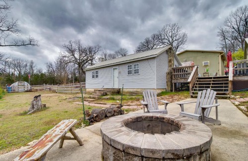 Mountain Home House | Mountain Home Cabin with Fire Pit Less Than 1 Mi to Lake!