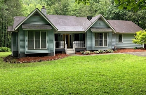 Marietta House | Mountain Home on Middle Saluda River near Jones Gap and Table Rock State Parks