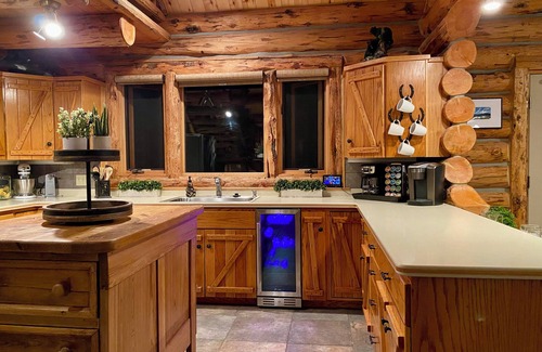 Cimarron House | Mountain home retreat with 180 degrees of stunning mountain + valley views!