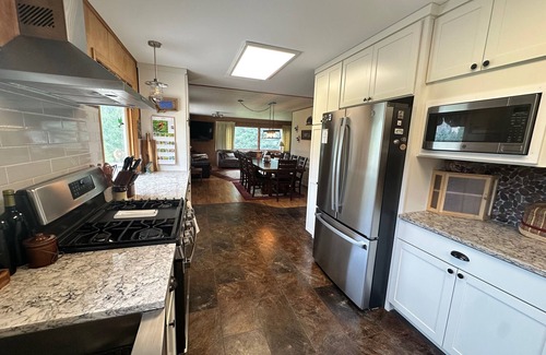 Gallatin Gateway House | Mountain home between Bozeman & Big Sky nnnnnnnnnnnnnnnnnn