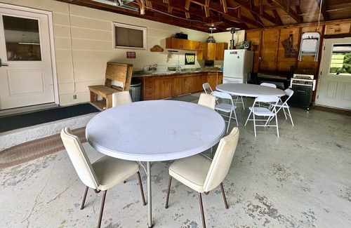 Gallatin Gateway House | Mountain home between Bozeman & Big Sky nnnnnnnnnnnnnnnnnn