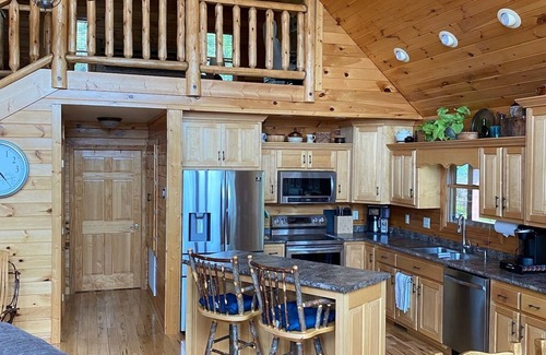 Unaka Cabin | Mountain Home with Views for Miles!