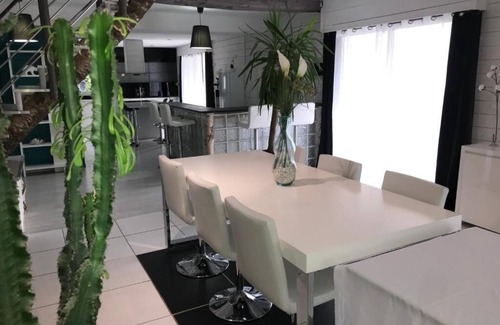 Aucun House | Mountain house in 24,000m² park. Pets allowed.