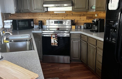 Cana House | Mountain house in Fancy Gap with great room with a bar & games w/beautiful view