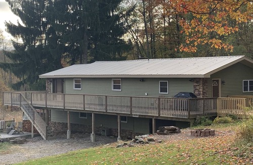 Champion House | Mountain House located minutes from the slopes at 7 Springs