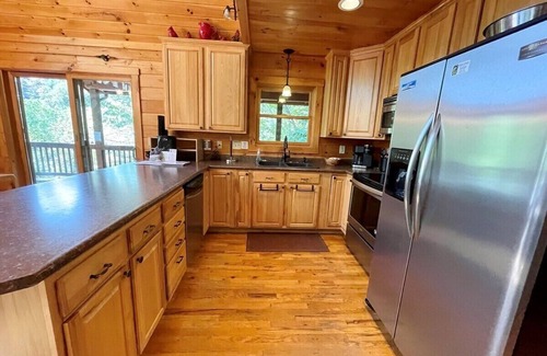 Lansing House | Mountain Lair - Jefferson, NC
