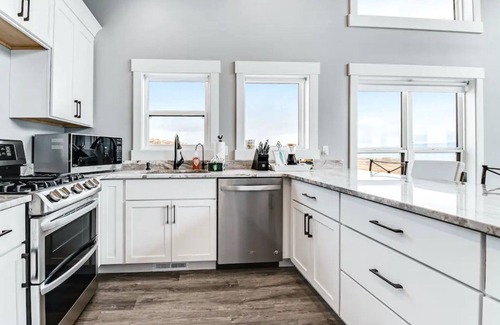 Fish Haven House | Mountain Lakeside Chalet Near Beaches & Amenities