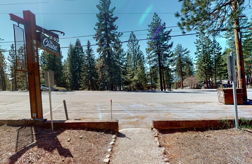 Kings Beach Ski Chalet | Mountain lakeview hotel, family-friendly with golf, skiing, WiFi, & Netflix