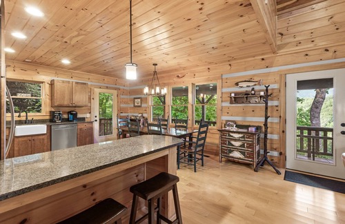 Boone Cabin | Mountain Laurel Lodge - Log Cabin in Boone with Hot Tub, Great Views & Pool Table