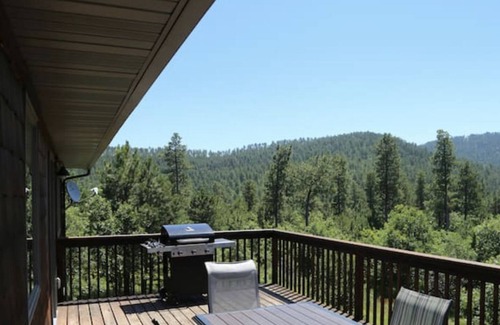 Spearfish House | Mountain lodge on private estate with hot tub