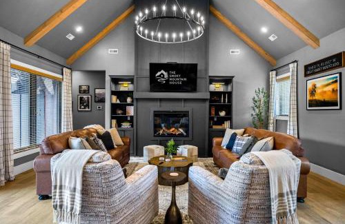 Gatlinburg - Pigeon Forge House | Mountain Luxury Private Resort Style Amenities