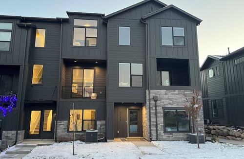 Morgan House | Mountain Luxury, Hot Tub - Near SnowBasin, Wasatch Peaks – Snowbasin Bungalow