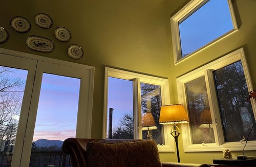 Dahlonega House | Mountain Magic in the Heart of Wine Country!