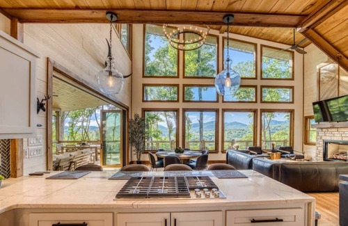 Suches Cabin | Mountain Majesty | Views, Style & Relaxation