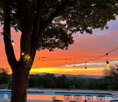 Haywood House | Mountain Mama Ranch - Luxe Farmhouse on 200 acres close to Shenandoah, with top amenities, longhorns and Blue Ridge mountain views