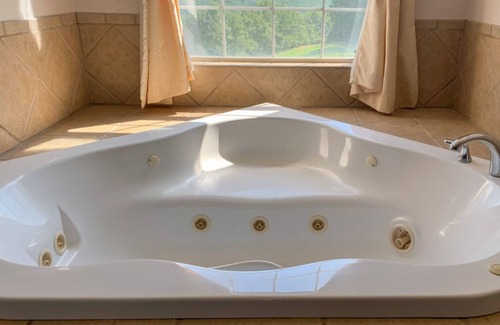 Ponce De Leon Bed & Breakfast | Mountain Meadows Retreat - A Romantic Escape Overlooking the Ozark Mountains