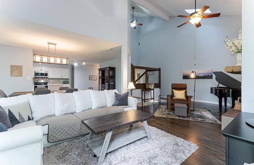 Candler House | Mountain Melody: Aville Mtn Home + Views + Hot Tub