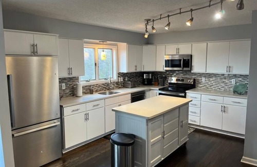 Candler House | Mountain Melody: Aville Mtn Home + Views + Hot Tub