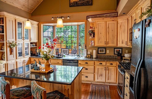 Lake City House | Mountain Memories - Riverfront Log Cabin, Immaculate, Beautifully Furnished, Blocks From Town!