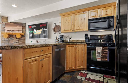 Eden Condo | Mountain Mischief MH409 | Ski Retreat | Hot Tub