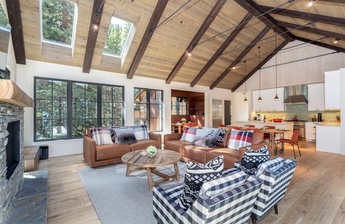Mountain Village House | MOUNTAIN MODERN RUSTIC- Contemporary Elegance & Easy Walk-to-Ski Access