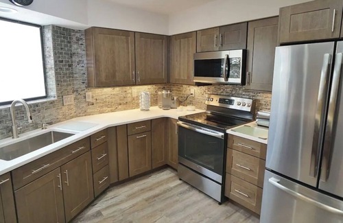 Mountain House Condo | ⭐Mountain Modern Escape⭐INDOOR HOT TUB & FIREPLACE walk to Keystone Slopes