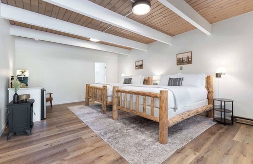 Springville Hotel | Mountain Nook Camp Nelson Lodge #4
