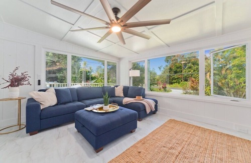 Kealakekua Condo | Mountain Oasis: Modern Hawaii Home Nestled in Serene Surroundings
