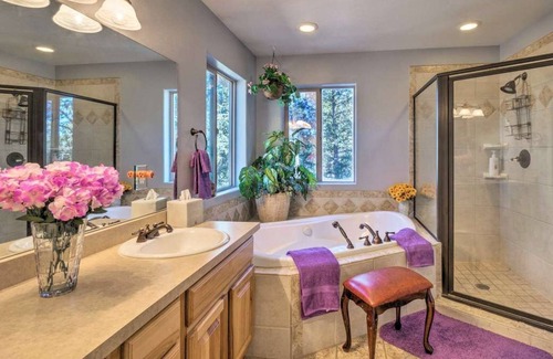 Woodland Park House | Mountain Resort Pikes Peak Views Minutes to Charis &AWM I Window AC I Fireplace