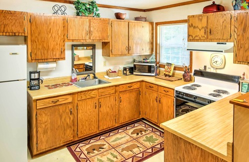 Mountain Rest Cottage | Mountain Rest Cottage w/Gas Fireplace!