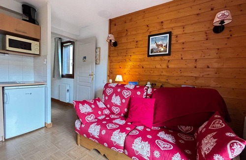 Flumet Apartment | Mountain Retreat: Pool, Ski-In/Ski-Out Access, Near Village