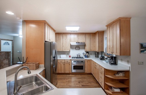 Colfax House | Mountain Retreat, Pool Table, Close to Skiing by RedAwning